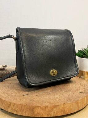 Vintage Coach Compact Pouch 9078 – Black Leather – Mini Crossbody Turnlock Bag